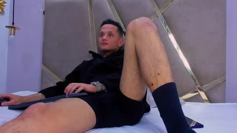 SkinnyZeth online show from October 9, 2025, 5:49 am