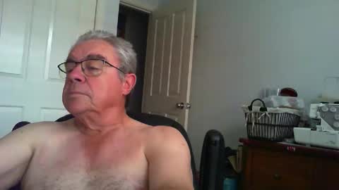 Snapshot of skipper1970 chatting on February 26, 2026, 6:01 am Skipper1970 online show from February 26, 2026, 6:01 am