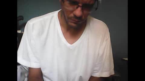 Snapshot of skippy6988 chatting on October 5, 2025, 5:22 pm Easy-E online show from October 5, 2025, 5:22 pm