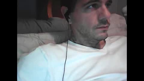 Snapshot of skippy6988 chatting on October 22, 2025, 12:00 am Easy-E online show from October 22, 2025, 12:00 am