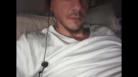 Snapshot of skippy6988 chatting on October 22, 2025, 8:19 pm Easy-E online show from October 22, 2025, 8:19 pm