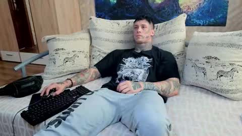 Snapshot of skirlingod chatting on September 10, 2025, 5:18 am skirlingod online show from September 10, 2025, 5:18 am
