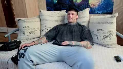 Snapshot of skirlingod chatting on September 17, 2025, 4:58 am skirlingod online show from September 17, 2025, 4:58 am