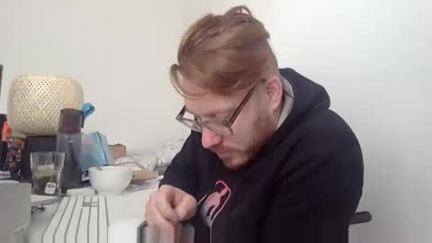 sklave_s online show from March 19, 2026, 9:02 am