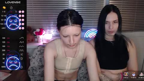 Snapshot of sky9669 chatting on October 16, 2025, 4:30 pm Iska Im genderfluid theyheshenot use ht have reasons and Mia my t-gf sheher online show from October 16, 2025, 4:30 pm