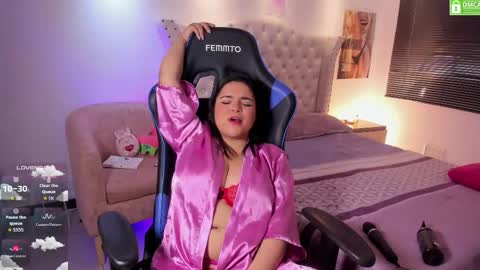 Snapshot of sky___blue chatting on October 24, 2025, 2:46 pm Sky Independent model WISH LIST online show from October 24, 2025, 2:46 pm