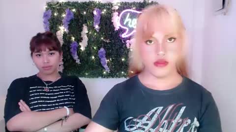 Snapshot of sky_fox_sweetxx chatting on January 21, 2025, 10:30 am online show from January 21, 2025, 10:30 am