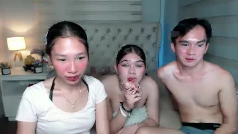Snapshot of sky_fox_sweetxx chatting on February 10, 2025, 1:33 pm online show from February 10, 2025, 1:33 pm