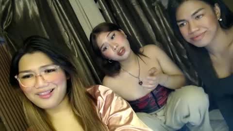 Snapshot of sky_fox_sweetxx chatting on March 3, 2025, 9:33 am online show from March 3, 2025, 9:33 am