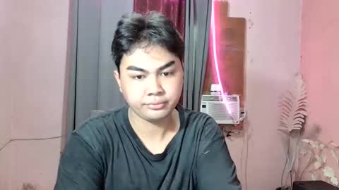 Snapshot of sky_uxxx chatting on October 3, 2025, 3:36 am sky_uxxx online show from October 3, 2025, 3:36 am