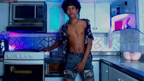 sky_walkerss online show from May 27, 2026, 3:31 pm