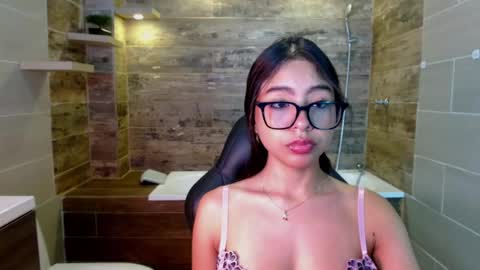 Snapshot of sky_winter chatting on January 18, 2026, 2:43 pm S O F I online show from January 18, 2026, 2:43 pm