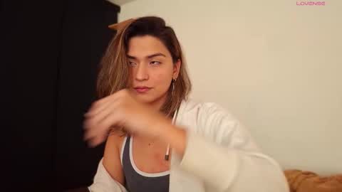 Snapshot of skyamber8v2 chatting on October 15, 2025, 6:57 am Vi online show from October 15, 2025, 6:57 am