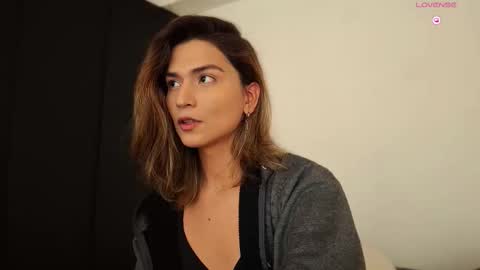 Snapshot of skyamber8v2 chatting on October 16, 2025, 12:06 pm Vi online show from October 16, 2025, 12:06 pm