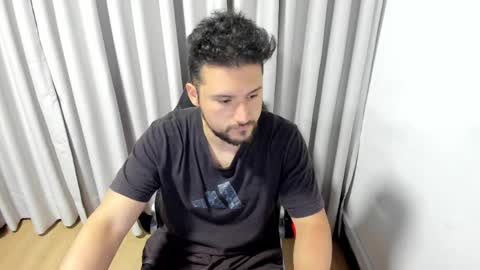skyblack_ online show from May 11, 2026, 4:07 am