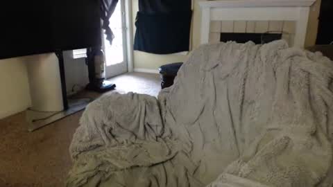 SKYLE   online show from December 16, 2025, 8:14 pm