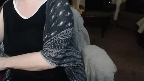 SKYLE   online show from April 11, 2026, 4:06 am