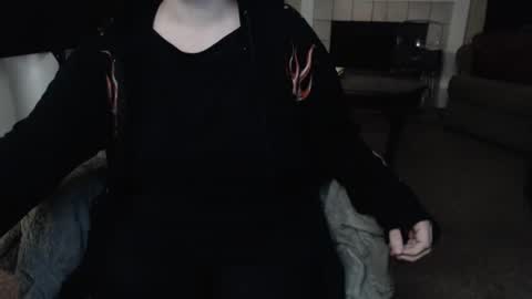 SKYLE   online show from April 15, 2026, 8:42 pm