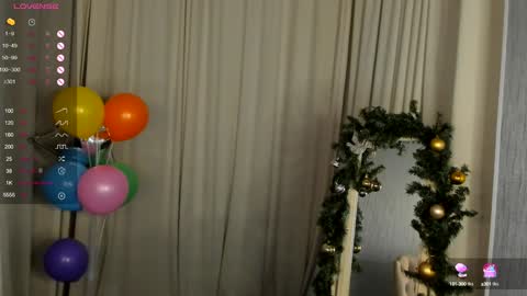 Snapshot of skye_shy chatting on December 7, 2024, 1:40 pm Skye online show from December 7, 2024, 1:40 pm