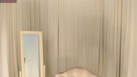 Snapshot of skye_shy chatting on February 1, 2025, 2:02 pm Skye online show from February 1, 2025, 2:02 pm