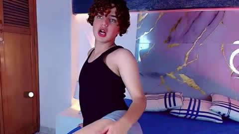 Angel online show from November 12, 2025, 8:30 pm