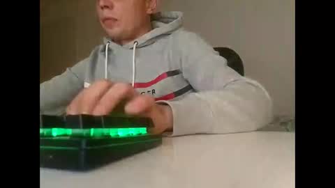 Snapshot of skyfalltoyou chatting on November 28, 2025, 5:37 pm skyfalltoyou online show from November 28, 2025, 5:37 pm