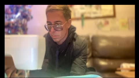 IAN HARD online show from May 4, 2026, 2:24 pm