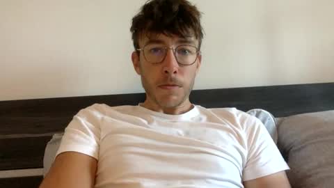 skyisthelimit1995 online show from November 30, 2025, 8:51 am