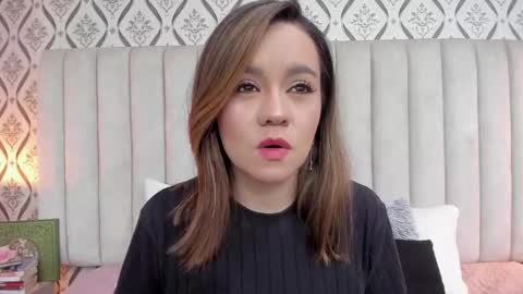 Snapshot of skyjunne chatting on October 12, 2025, 5:45 pm Sky June online show from October 12, 2025, 5:45 pm