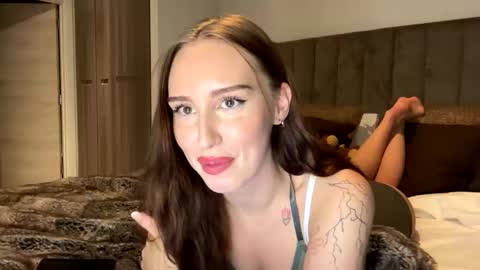 Skylar online show from December 17, 2025, 6:36 pm