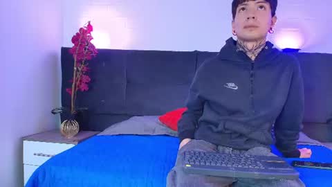 Snapshot of skylen_snow chatting on July 1, 2026, 7:24 pm skylen_snow online show from July 1, 2026, 7:24 pm