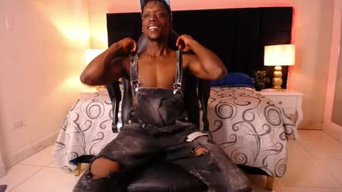 Snapshot of skylerbigxxx chatting on April 19, 2026, 4:12 am SKYLERBIGXXX online show from April 19, 2026, 4:12 am
