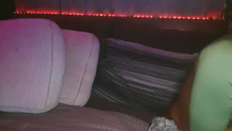 skyonetoo3 online show from October 7, 2025, 3:04 am