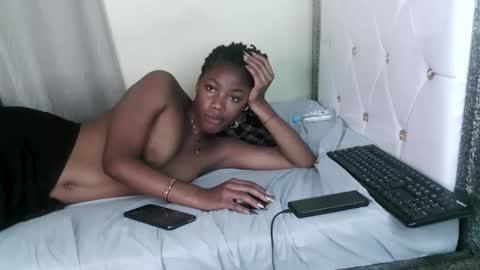 Snapshot of skyqueen0 chatting on October 26, 2025, 5:08 pm skyqueen0 online show from October 26, 2025, 5:08 pm