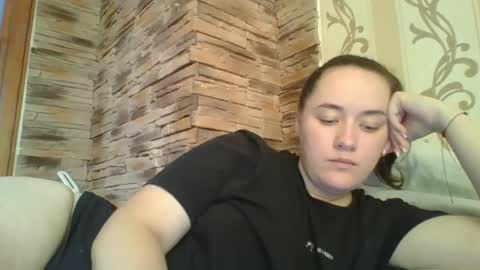 skyressie333 online show from October 14, 2025, 7:42 am