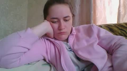 skyressie333 online show from April 9, 2026, 6:52 am