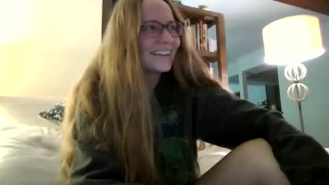 Sky Winters online show from September 27, 2025, 9:42 pm