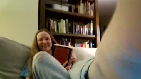 Sky Winters online show from November 8, 2025, 1:06 am