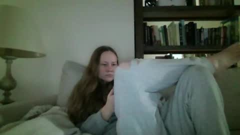 Sky Winters online show from November 13, 2025, 9:03 pm