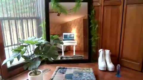 Sky Winters online show from November 23, 2025, 3:34 pm