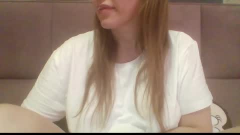 Sladkiegubki online show from November 17, 2025, 7:03 am