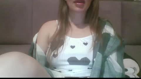 Sladkiegubki online show from November 17, 2025, 10:04 pm