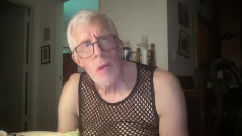 Snapshot of slampiggg chatting on October 8, 2025, 5:05 am slampiggg online show from October 8, 2025, 5:05 am