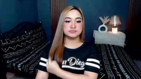 Queen Cyrine online show from July 21, 2026, 5:10 am