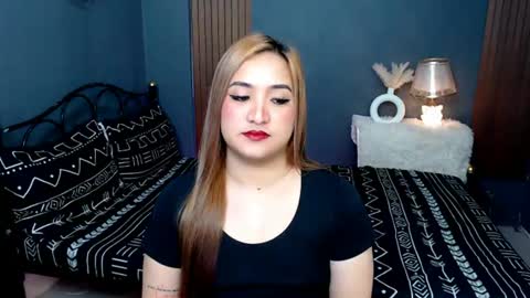 Queen Cyrine online show from July 28, 2026, 12:48 pm