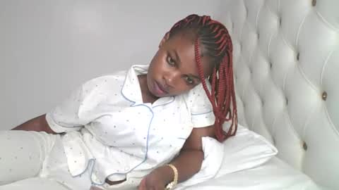 Rose online show from November 9, 2025, 10:19 pm