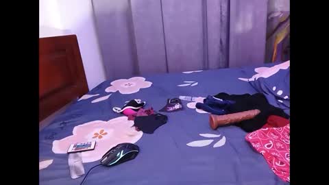 Snapshot of slcouple7 chatting on January 6, 2025, 10:35 am Slcouple online show from January 6, 2025, 10:35 am