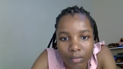 sleciah online show from November 26, 2025, 9:21 am