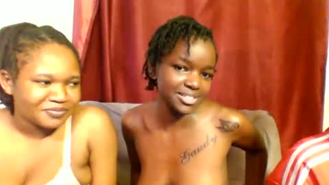 Snapshot of sleek_ass chatting on February 27, 2025, 5:13 am sleek_ass online show from February 27, 2025, 5:13 am