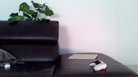 Snapshot of sleeperly chatting on October 11, 2025, 9:41 am sleeperly online show from October 11, 2025, 9:41 am